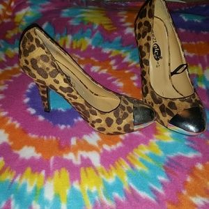 Never worn leopard print heels
