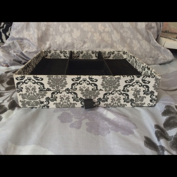 Jewelry Box - Picture 4 of 4