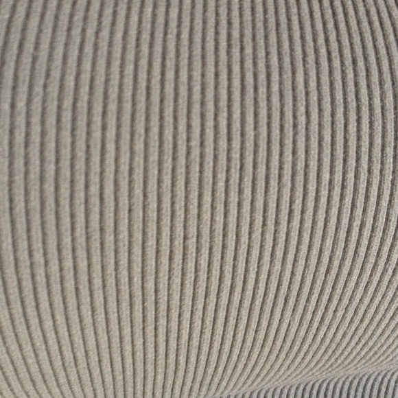 Grey ribbed crop top - Picture 3 of 3