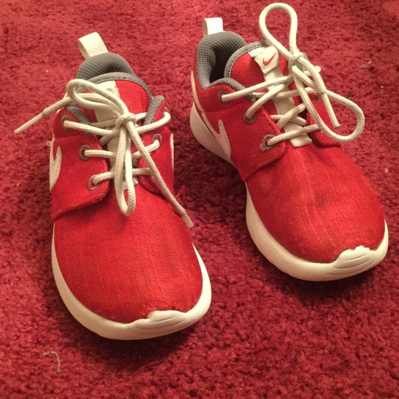 Toddler Nike Roshe running shoes