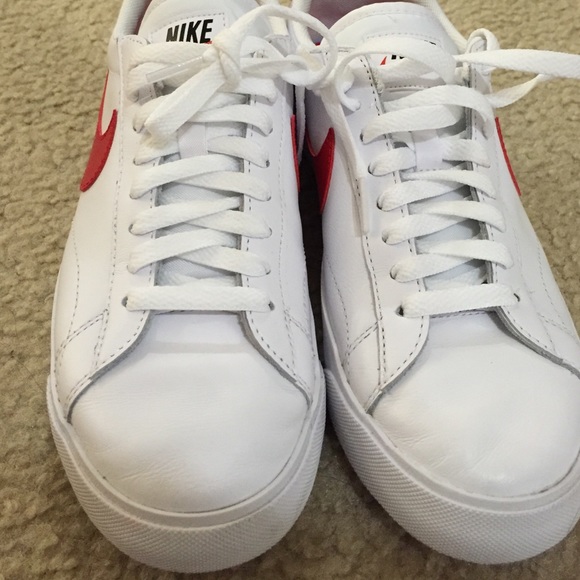 Nike shoes - Picture 2 of 4