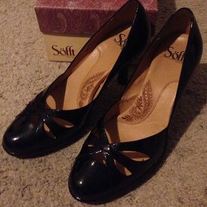Sofft black pumps
