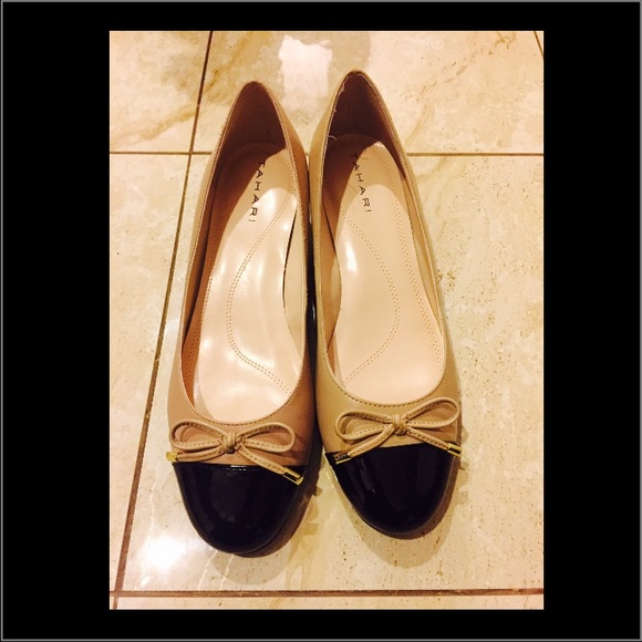Tahari Shoes