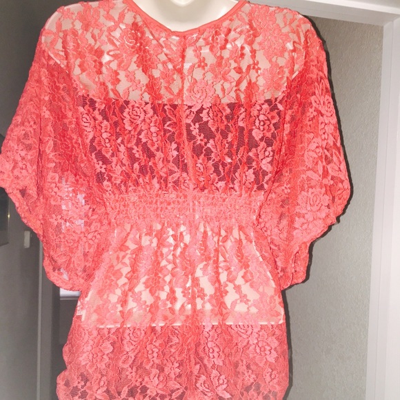 ‼️SOLD‼️Love J Lace Red Top Size Medium - Picture 3 of 4