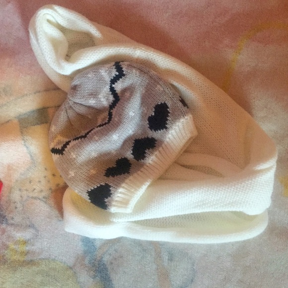 ❄️❄️ BRASS PLUM COTTON KNIT BEANIE & SCARF BUNDLE - Picture 1 of 3