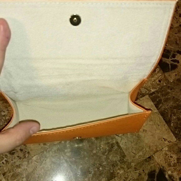 Tory Burch sunglass case - Picture 2 of 4