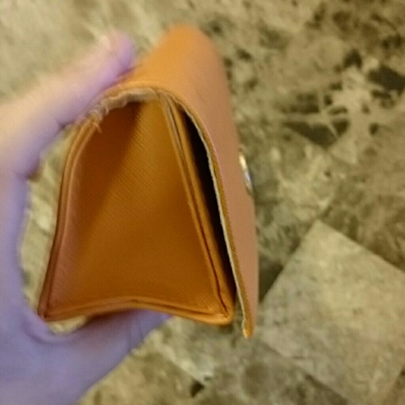 Tory Burch sunglass case - Picture 3 of 4