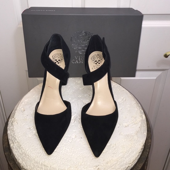 Vince Camuto Shoes - Vince Camuto black True Suede shoes.