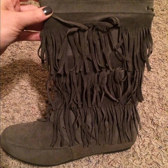 Grey tassel boots