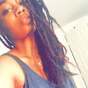 Meet your Posher, Alyesha