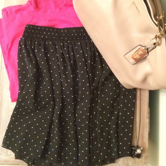 🎉12/28 HP🎉 American Apparel Polka Dot Skirt- B/W