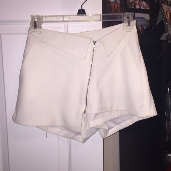 White skort- size S
