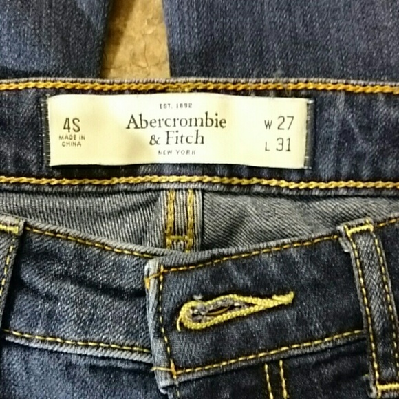 A&F Destroyed Dark Denim Wash - Picture 1 of 4