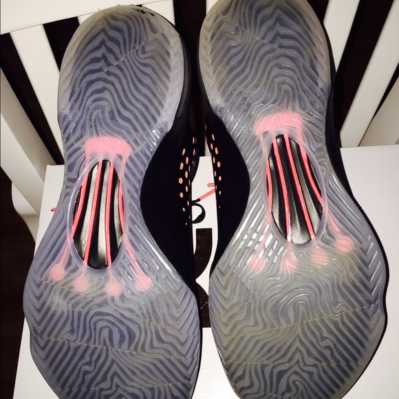 KD 7 size 10.5 never worn - Picture 2 of 4