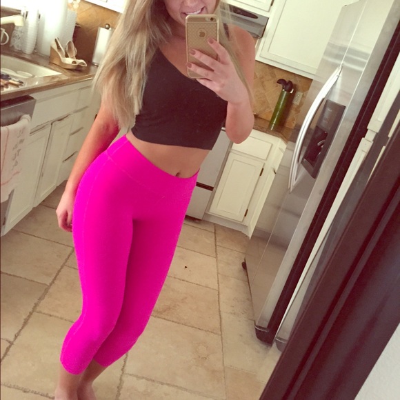 Beyond yoga bright pink leggings barely worn