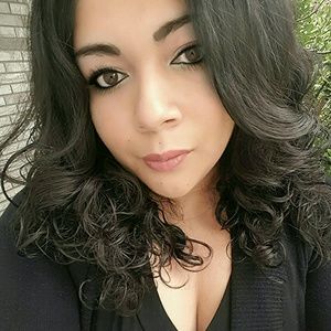 Meet your Posher, Claudia