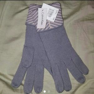 Calvin Klein knit gloves