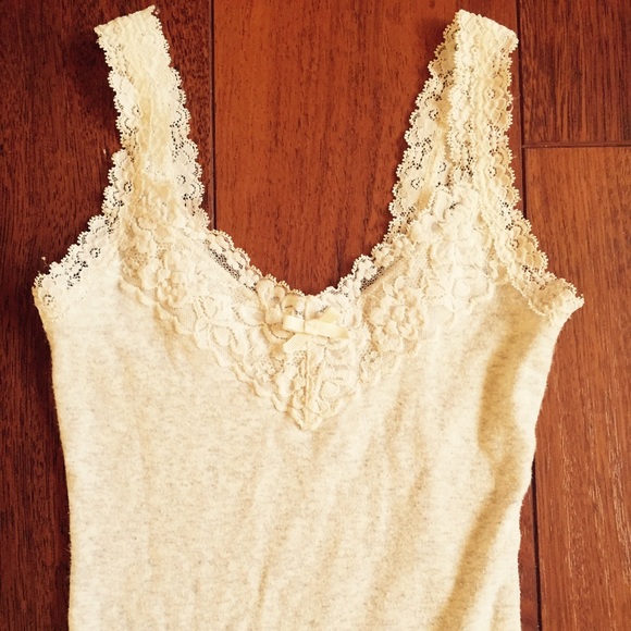 Abercrombie cream colored tank top