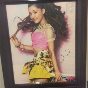 Ariana grande autograph