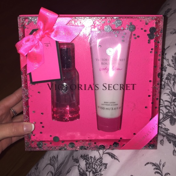 VS Bombshell spray and lotion