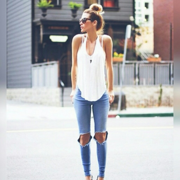 Crop loose white tank - Picture 1 of 4