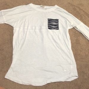 Long sleeve with a pocket!