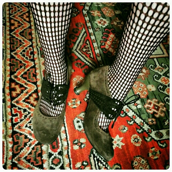 Olive suede "Mollie Johnson" pumps by Fluevog