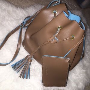 Steve Madden bucket tote in taupe