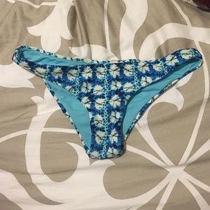 Seamless cheeky tie dye bikini bottoms