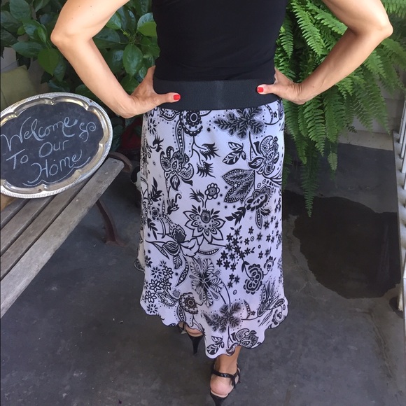 Petite Skirt - Picture 2 of 4