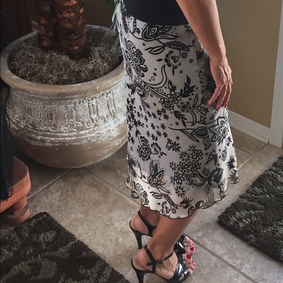 Petite Skirt - Picture 3 of 4