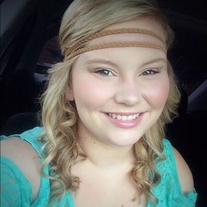 Meet your Posher, Kaylie