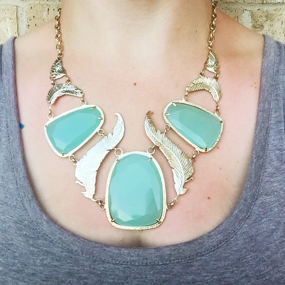 🎉🎉HP🎉🎉 Kendra Scott Iggy Feather Necklace