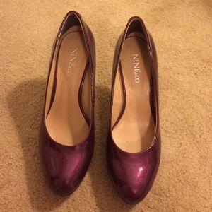Nine & Co plum patent heels