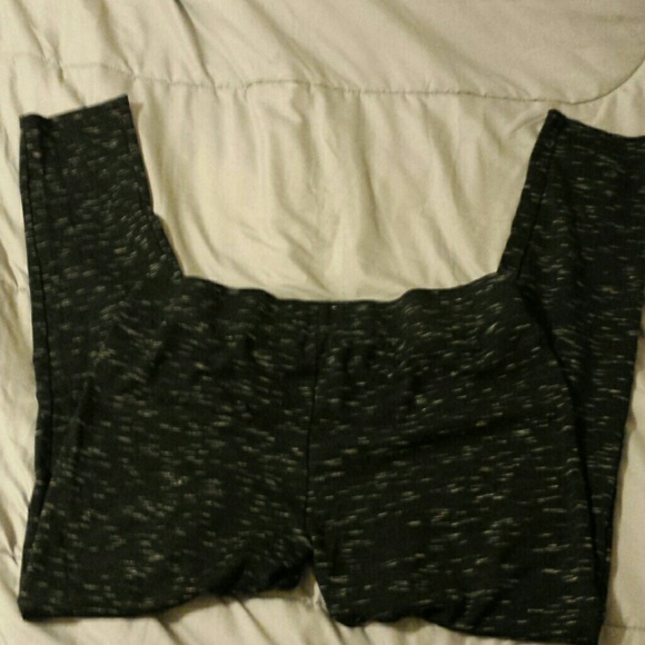 Yoga pants - Picture 2 of 3