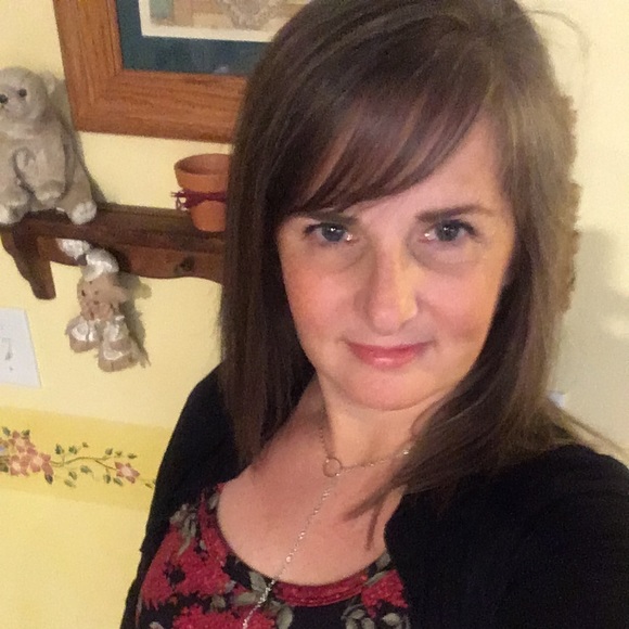 Meet your Posher, Bonnie - Picture 2 of 2