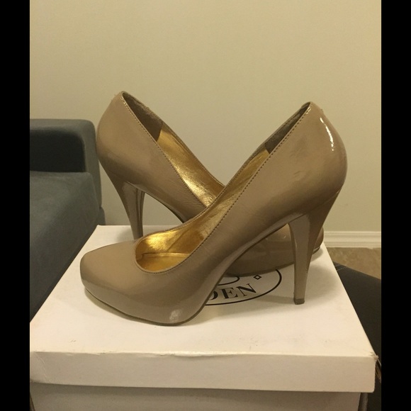 Pumps - Picture 2 of 3