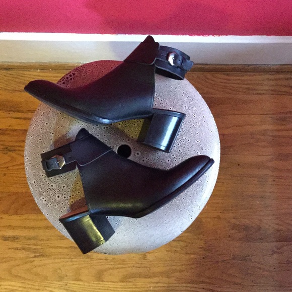 Zara Shoes - Zara Bootie