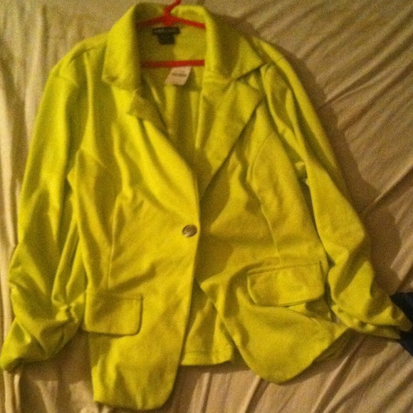 Wet Seal like green blazer!🎁