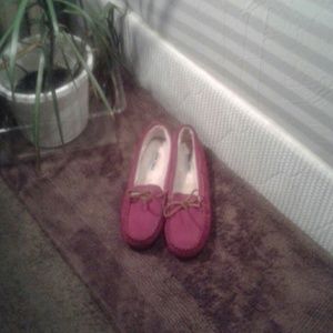 MinneTonka worn once house shoes