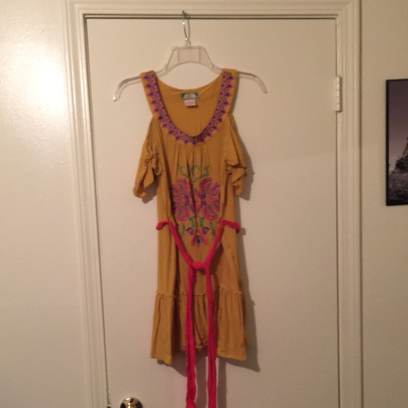 Embroiderd mustard dress.