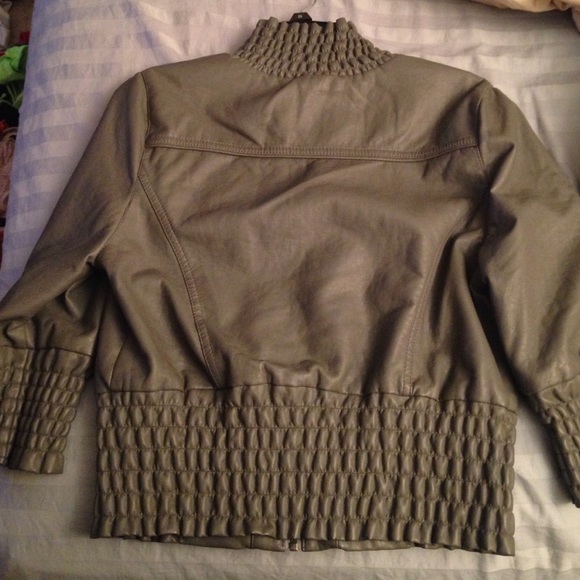 Jacket - Picture 3 of 3