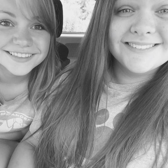 Meet your Posher, Cassidy - Picture 1 of 1