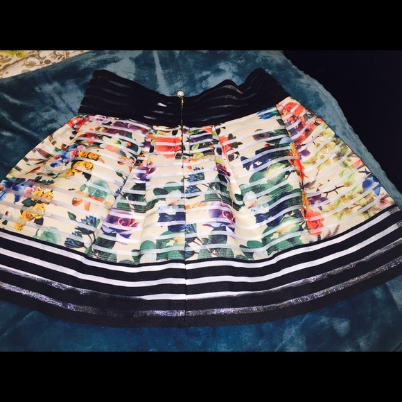 ‼️SOLD‼️Touch Me Skirt Multicolor Size Medium - Picture 2 of 4