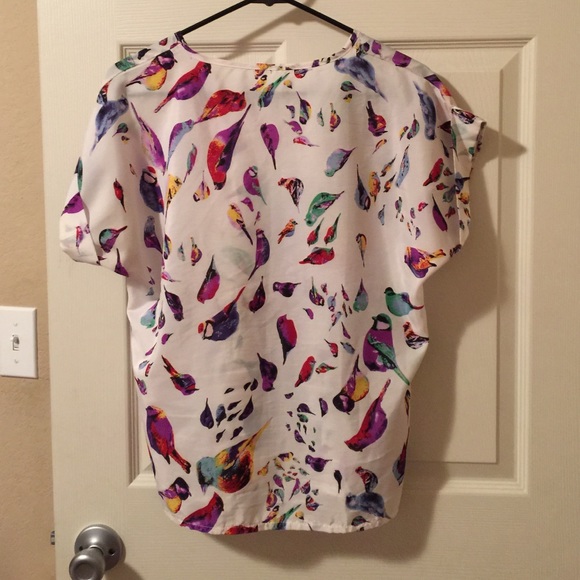 Preloved birdy top🐤🐧🐦 - Picture 2 of 3