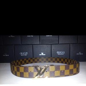 Louis Vuitton belt size 34/36 only $40