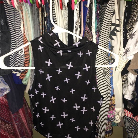 Cross Crop Top - Picture 2 of 2