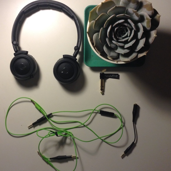 AKG Q460 Mini On Ear Head Phone. Quincy Jones. - Picture 2 of 4