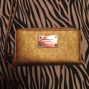 Michael Kors wristlet