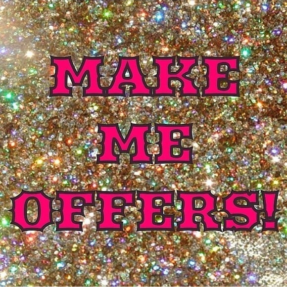 ❌CLOSET CLEAR OUT❌ almost everything is $7! - Picture 1 of 1